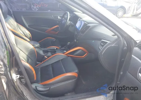 2016 Hyundai Veloster Turbo z USA, uszkodzony, nr VIN KMHTC6AE4GU249966